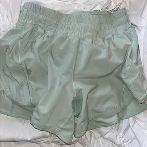 Lululemon track that shorts